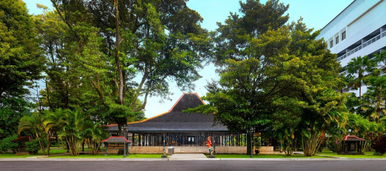 Отель Royal Ambarrukmo Yogyakarta Maguwo Экстерьер фото